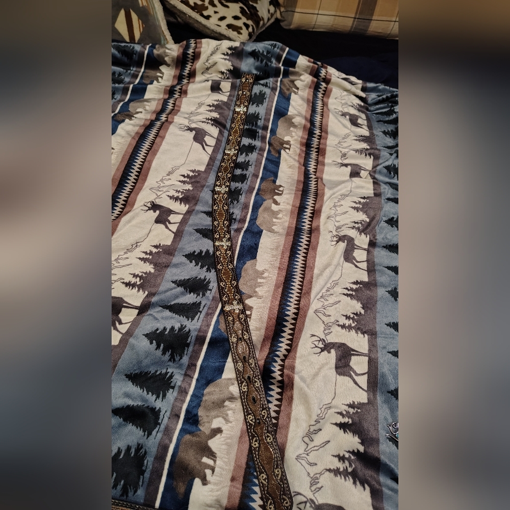 Size 28 Ariat Belt